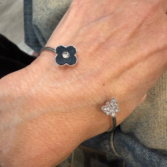 ShopEvelynne Jewelry - ShopEvelynne Silver and Black Floral Bracelet